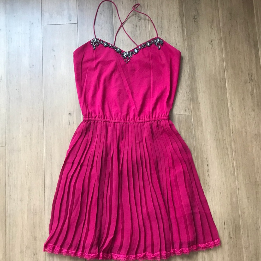 💥⬇️💲 Victoria’s Secret slip dress with pleats